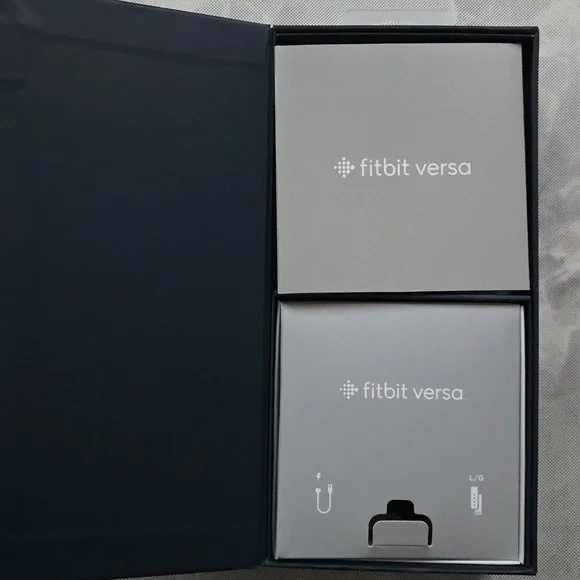 Fitbit Versa Smart Watch - Picture 3 of 7